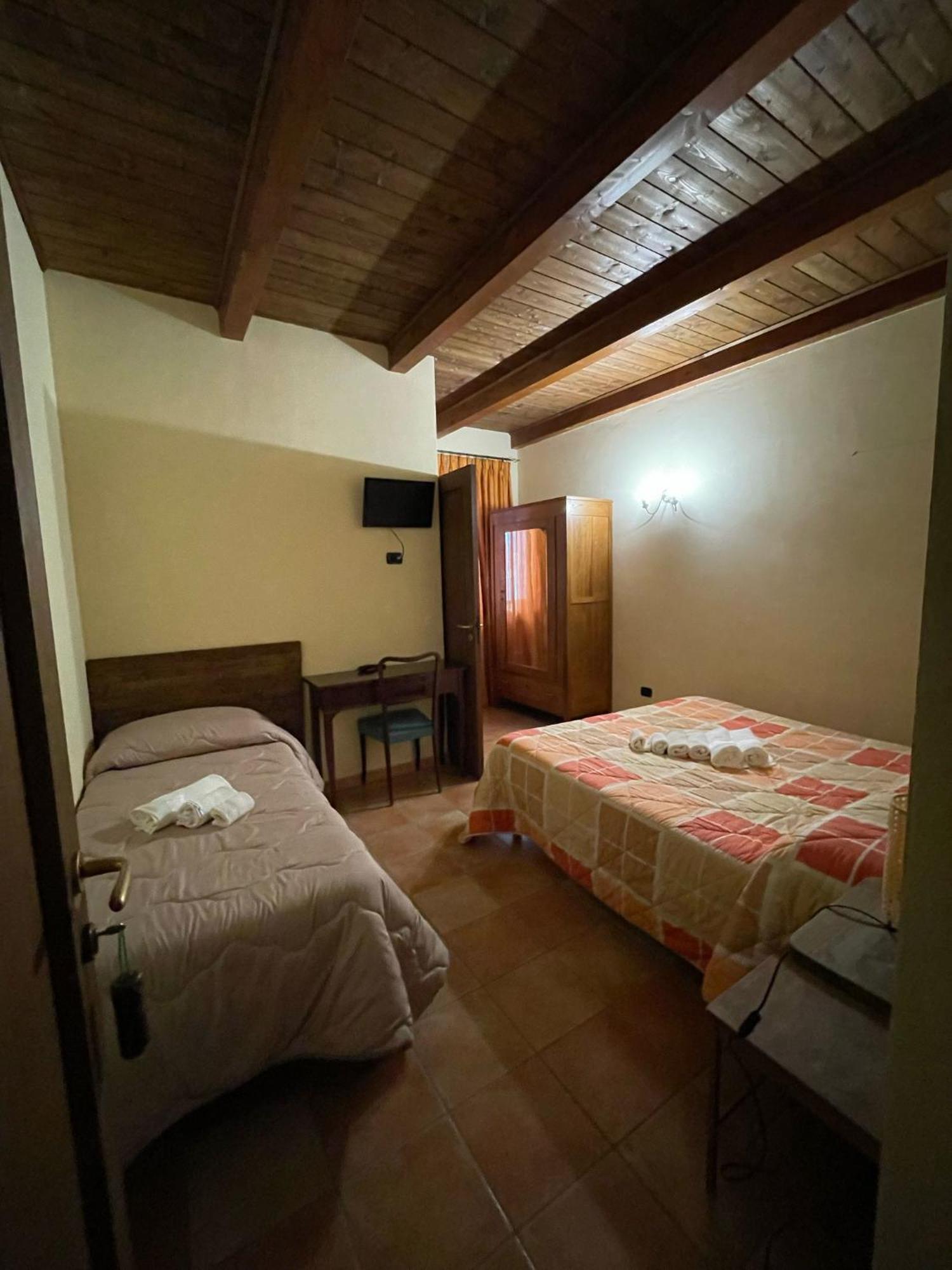 La Locanda Del Poeta Acri ภายนอก รูปภาพ
